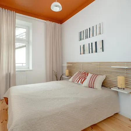 Comfortable & Bright By Renters *